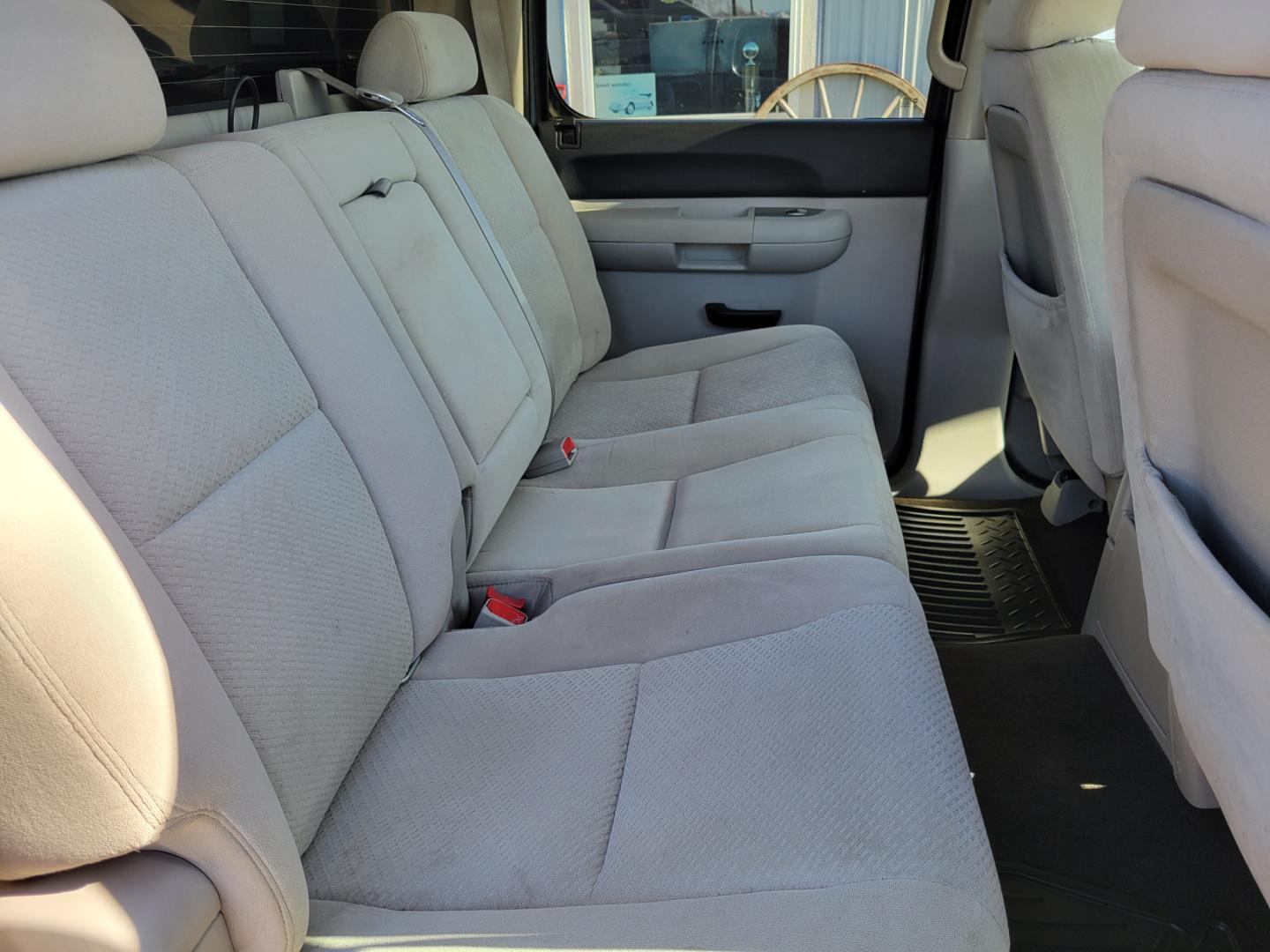 2008 Blue /Tan Chevrolet Silverado 2500HD LT (1GCHK23628F) with an 6.6L engine, 5 Speed Automatic transmission, located at 450 N Russell, Missoula, MT, 59801, (406) 543-6600, 46.874496, -114.017433 - $3400 just spent on new tires, New glow plugs, Ball joints, complete 4 wheel brake job including rotors, fresh service etc!! 6.6 Duramax Diesel. Automatic Transmission. 4WD. New Tires. AM FM CD. Power drivers Seat. Air Cruise Tilt. - Photo#6
